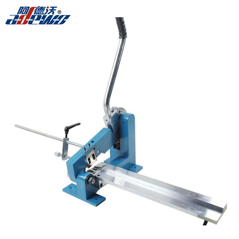 Taglierina manuale per righelli in acciaio